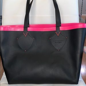 NWT Burberry Medium Reversible Check Leather Tote